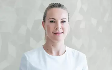 Sarah Richter, Kosmetikerin