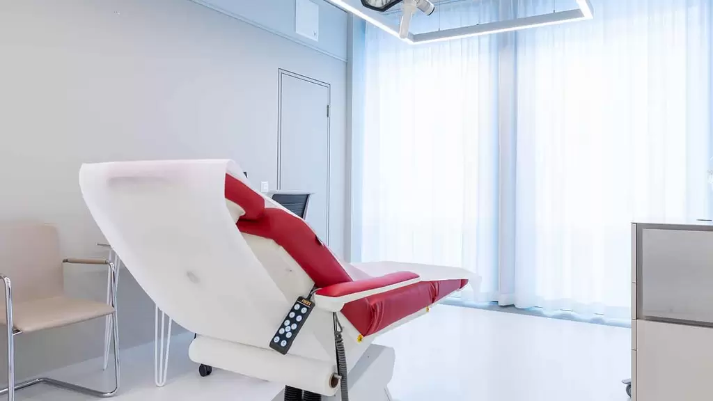 Behandlungszimmer im Dermatologie- & Schönheitszentrum Solothurn