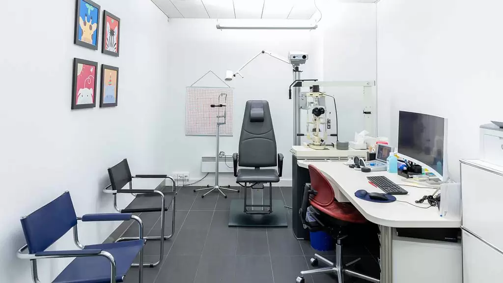 Das Sprechzimmer der Augenklinik Bern